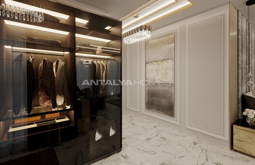 Alanya’da Deniz ve Kale Manzaralı Neoklasik Villa 18