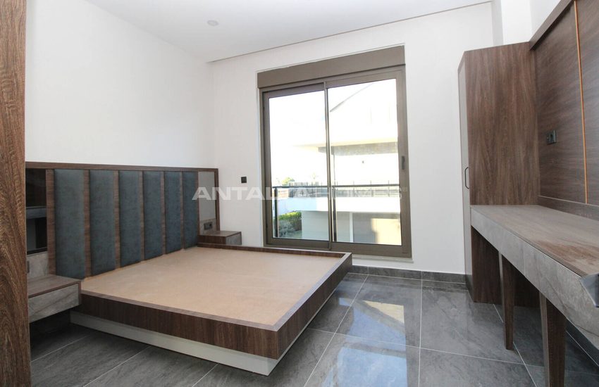Antalya Belek'te Akıllı Ev Sistemli Modern Geniş Villalar 34