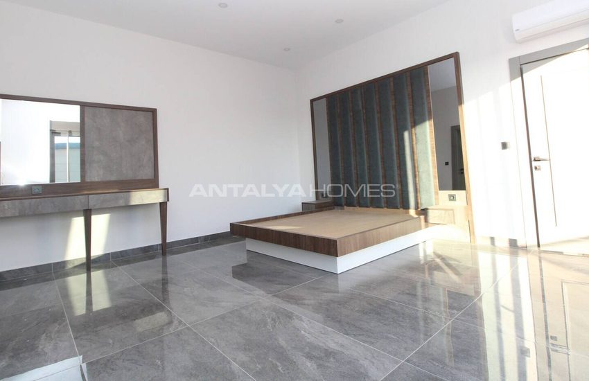 Antalya Belek'te Akıllı Ev Sistemli Modern Geniş Villalar 26