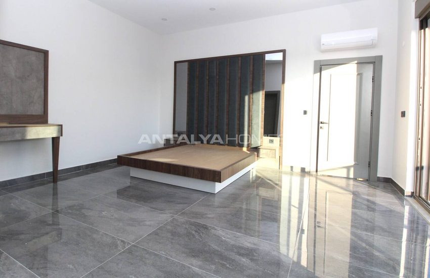 Antalya Belek'te Akıllı Ev Sistemli Modern Geniş Villalar 27