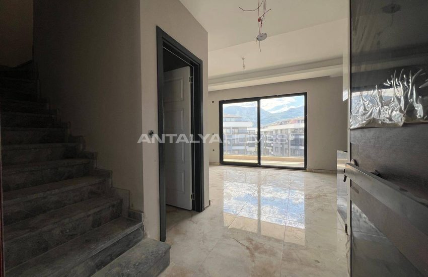 Real Estate in a Complex with Swimming Pool in Alanya Oba 14