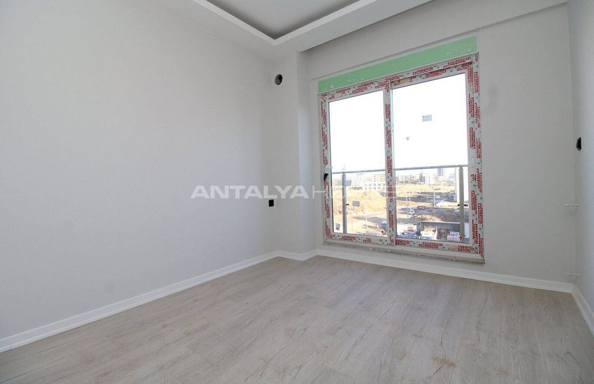 Large Terraced Apartments in Perfect Location in Antalya 18