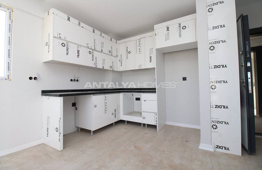 Large Terraced Apartments in Perfect Location in Antalya 17