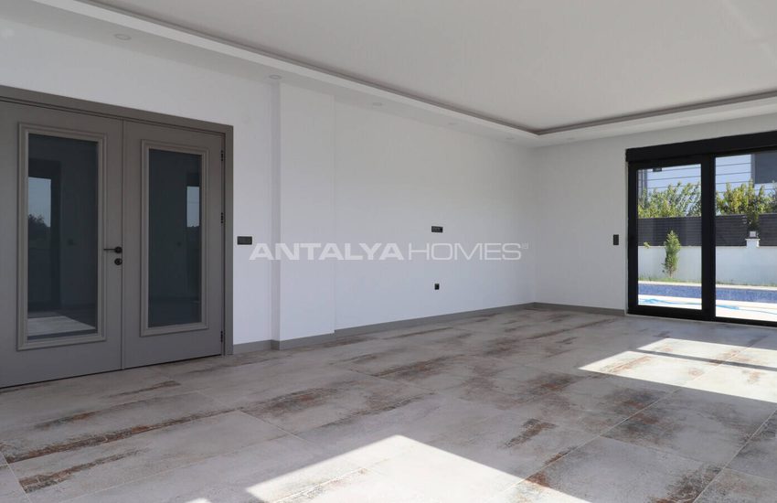 Detached House Close to City Center in Dosemealti Duzlercami 9