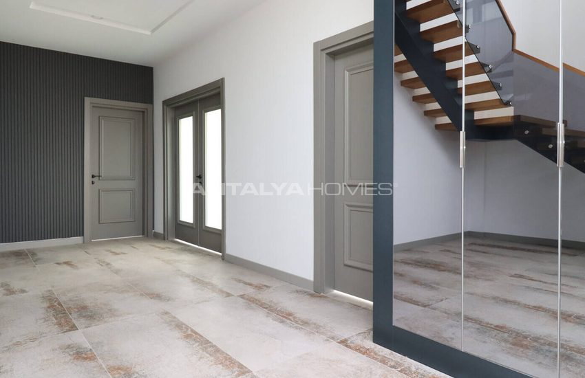 Detached House Close to City Center in Dosemealti Duzlercami 28