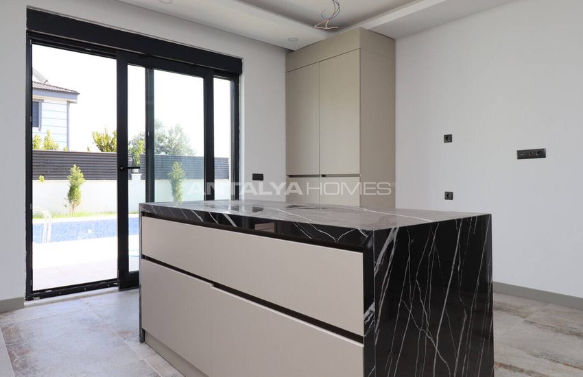 Detached House Close to City Center in Dosemealti Duzlercami 13