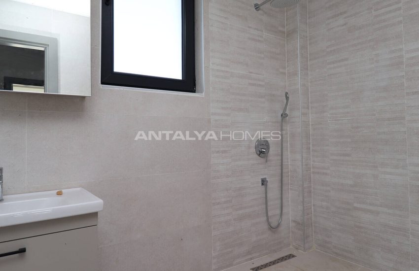 Detached House Close to City Center in Dosemealti Duzlercami 26