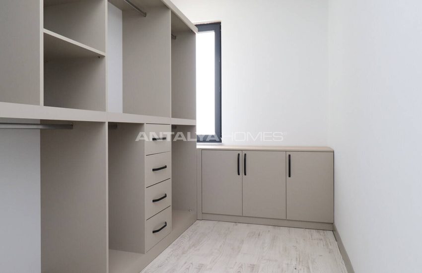 Detached House Close to City Center in Dosemealti Duzlercami 23