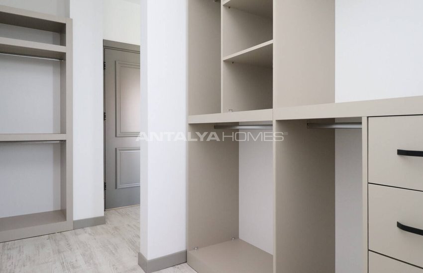 Detached House Close to City Center in Dosemealti Duzlercami 22
