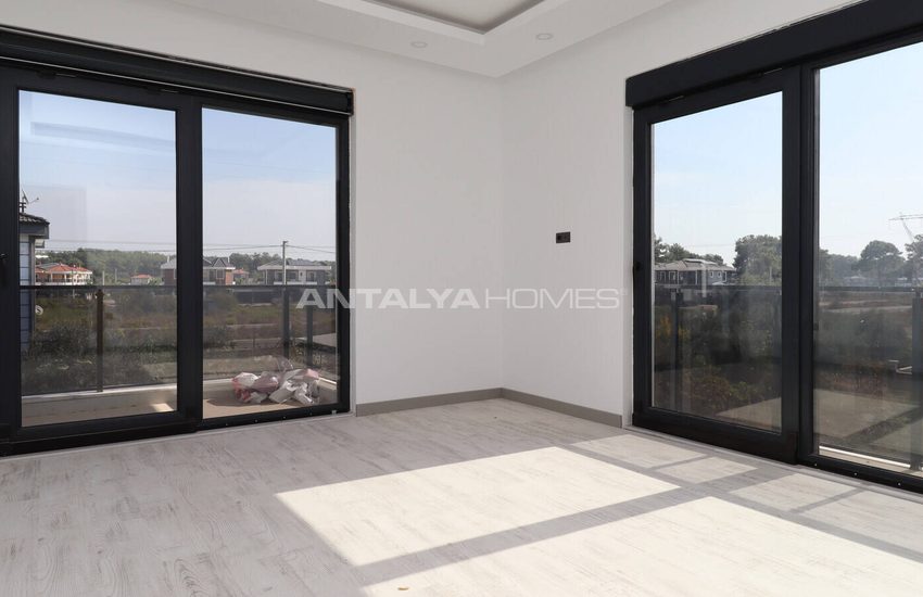 Detached House Close to City Center in Dosemealti Duzlercami 20
