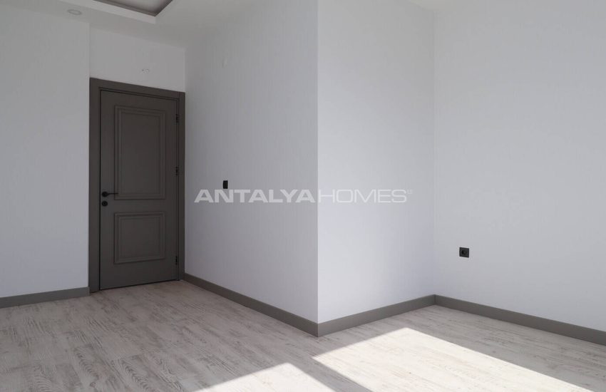 Detached House Close to City Center in Dosemealti Duzlercami 21