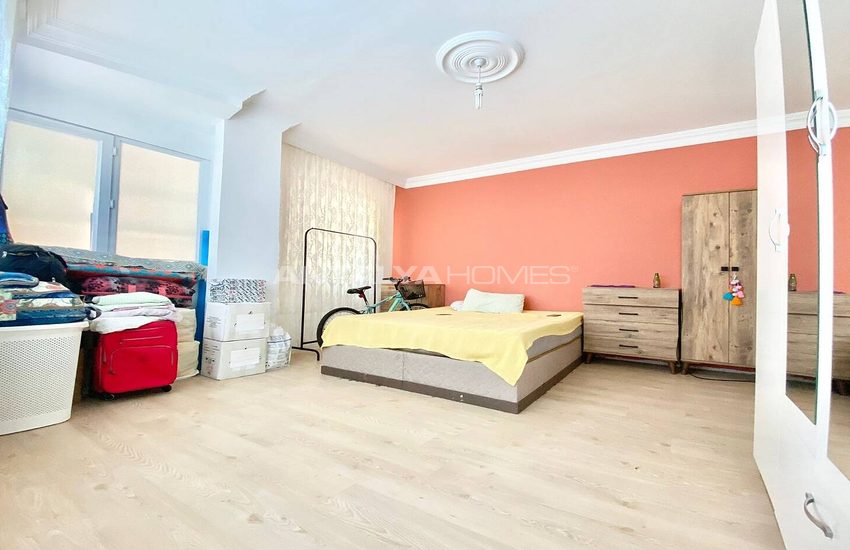 Furnished Apartment Close to City Center in Antalya Muratpasa 9