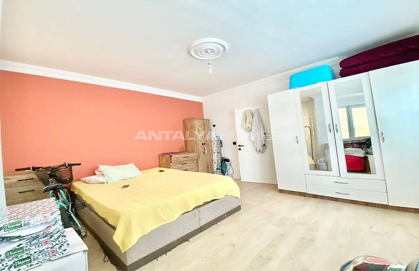 Furnished Apartment Close to City Center in Antalya Muratpasa 11