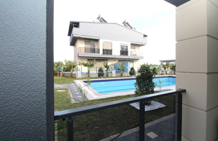 Belek'te Halk Plajına Yakın Havuzlu Sitede Lüks Daireler 36