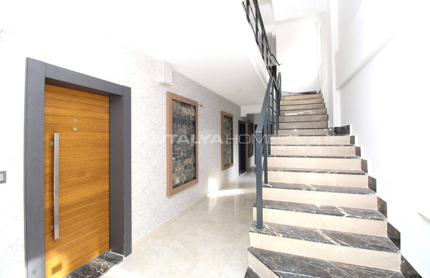 Belek'te Halk Plajına Yakın Havuzlu Sitede Lüks Daireler 41