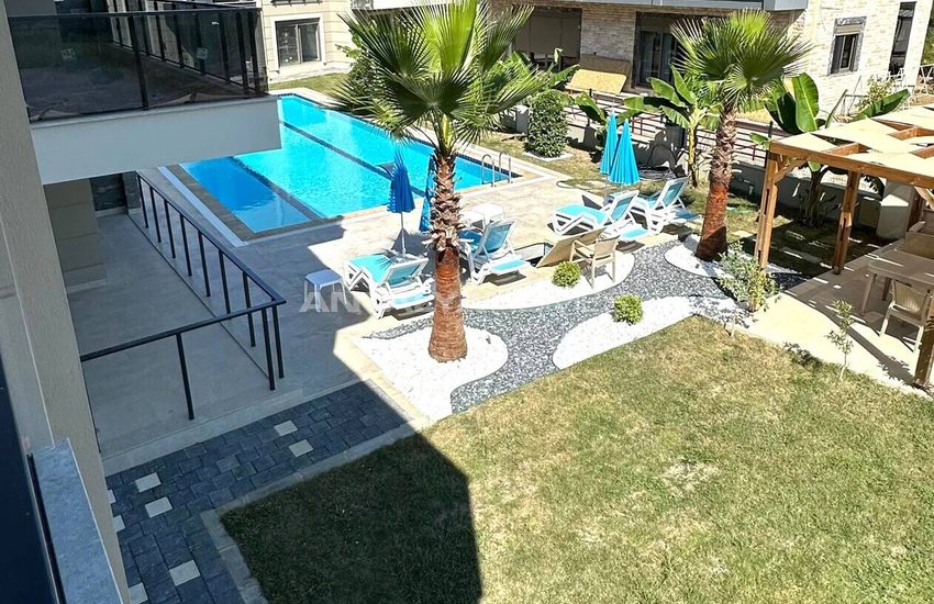 Belek'te Halk Plajına Yakın Havuzlu Sitede Lüks Daireler 39