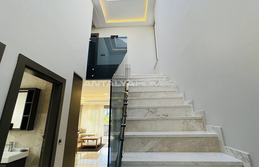 Luxe Villa with Unique Mountain View in Kemer 32