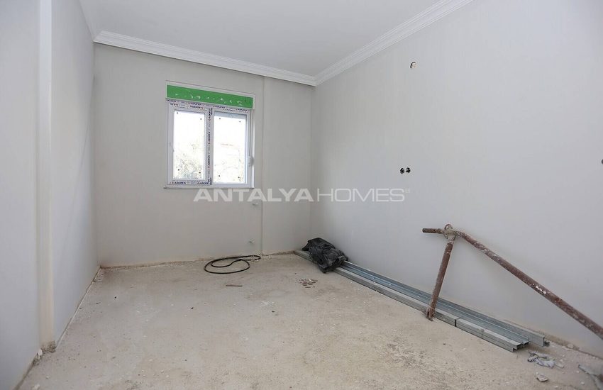 Kepez'de Tramvay Durağına 400 M 2 +1 Daire 6