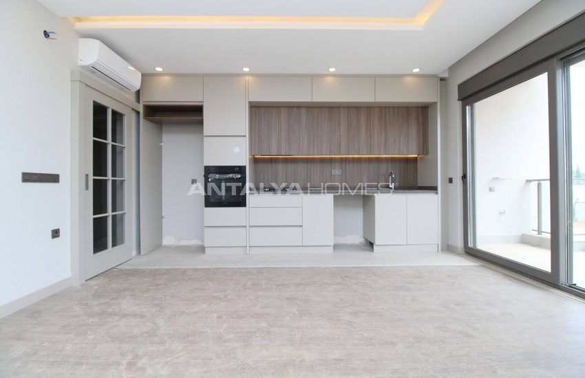 Antalya Aksu'da Site İçerisinde Havuz Manzaralı Daireler 10