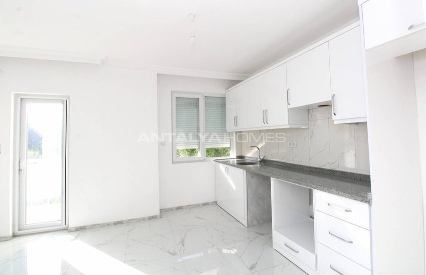 Gebouw In Belek Centrum Met Een Winkel En 4 Appartementen 9