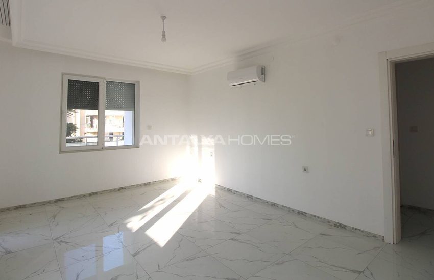 Gebouw In Belek Centrum Met Een Winkel En 4 Appartementen 12