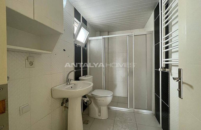 Centraal Gelegen 2+1 Appartement Met Aardgas In Muratpasa 23