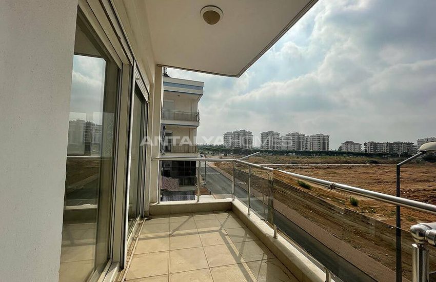 Centraal Gelegen 2+1 Appartement Met Aardgas In Muratpasa 25