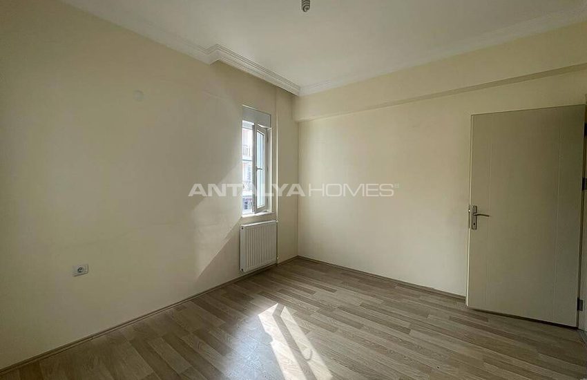 Centraal Gelegen 2+1 Appartement Met Aardgas In Muratpasa 22
