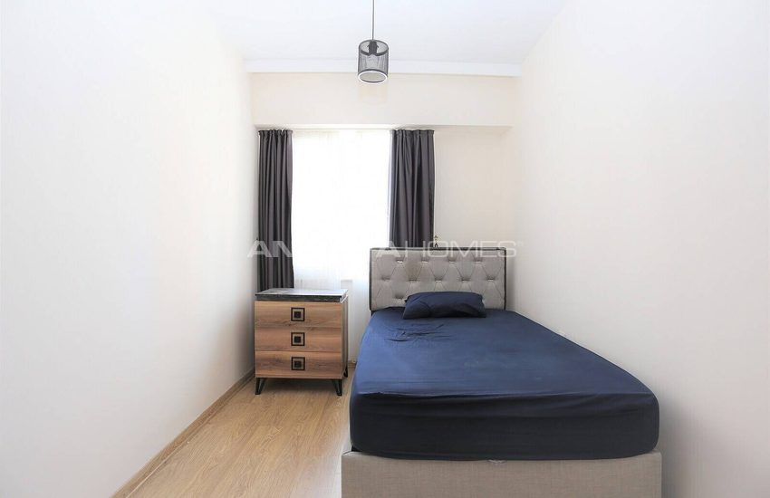Property with 2 Bedrooms and Separate Kitchen in Antalya Kepez 11