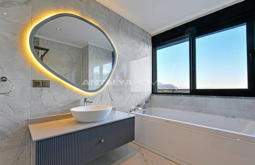 Sea View Property with Private Pool and Garden in Alanya 26