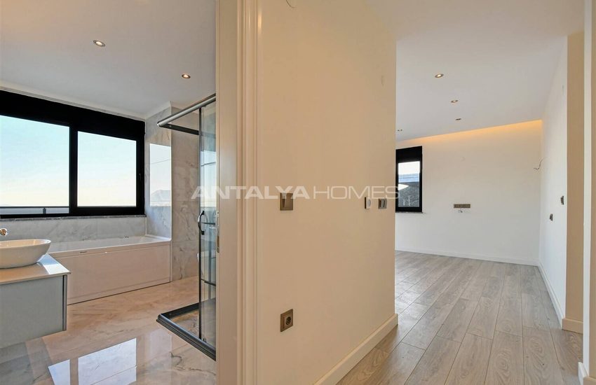 Sea View Property with Private Pool and Garden in Alanya 29