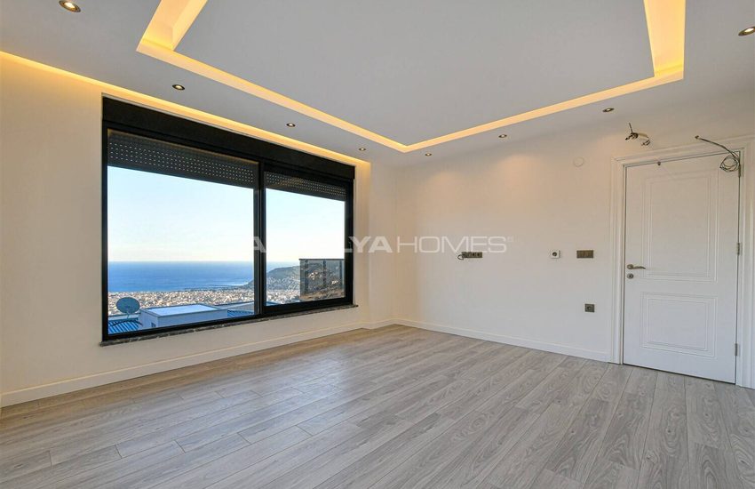 Sea View Property with Private Pool and Garden in Alanya 21