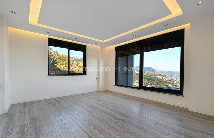 Sea View Property with Private Pool and Garden in Alanya 20