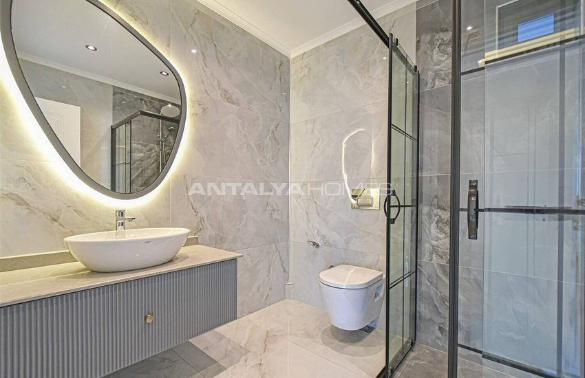 Sea View Property with Private Pool and Garden in Alanya 28
