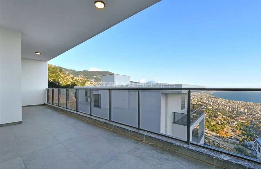 Sea View Property with Private Pool and Garden in Alanya 33