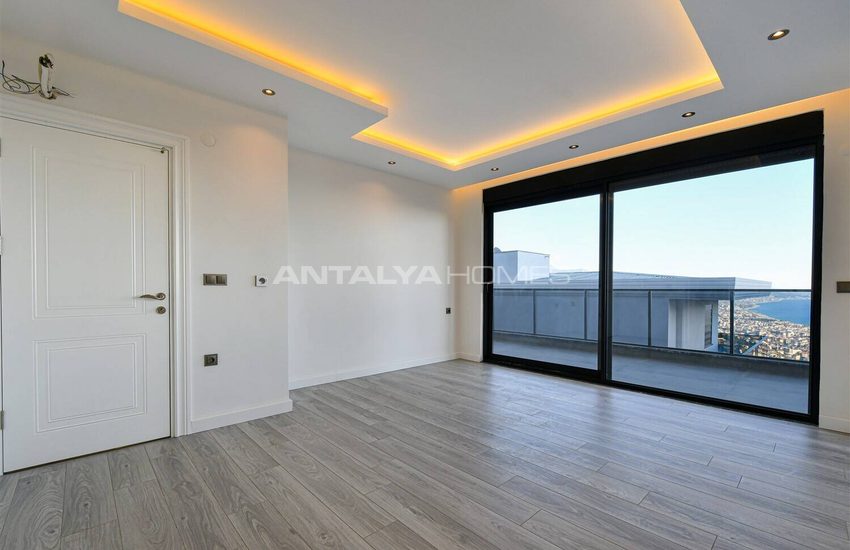 Sea View Property with Private Pool and Garden in Alanya 15