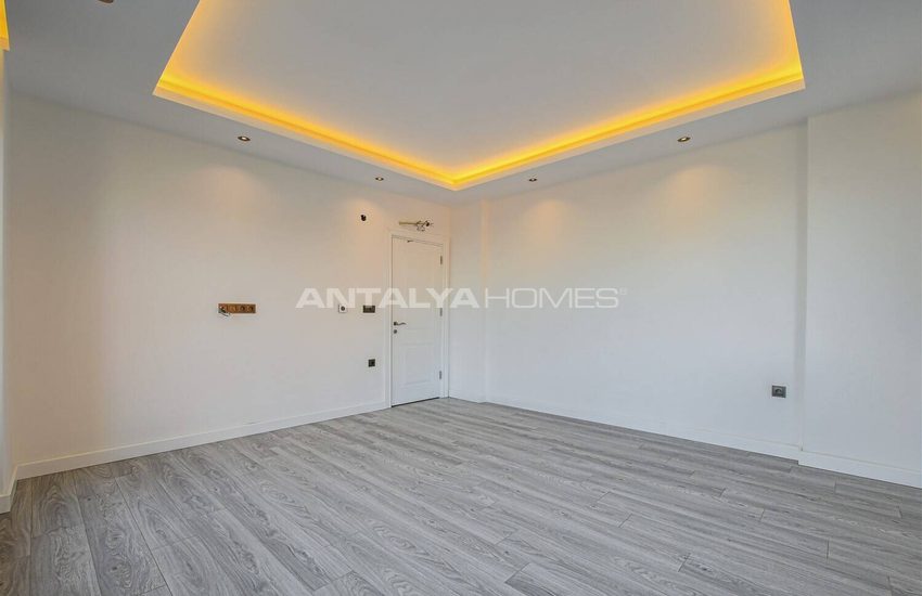 Sea View Property with Private Pool and Garden in Alanya 18