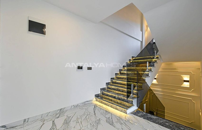 Sea View Property with Private Pool and Garden in Alanya 37