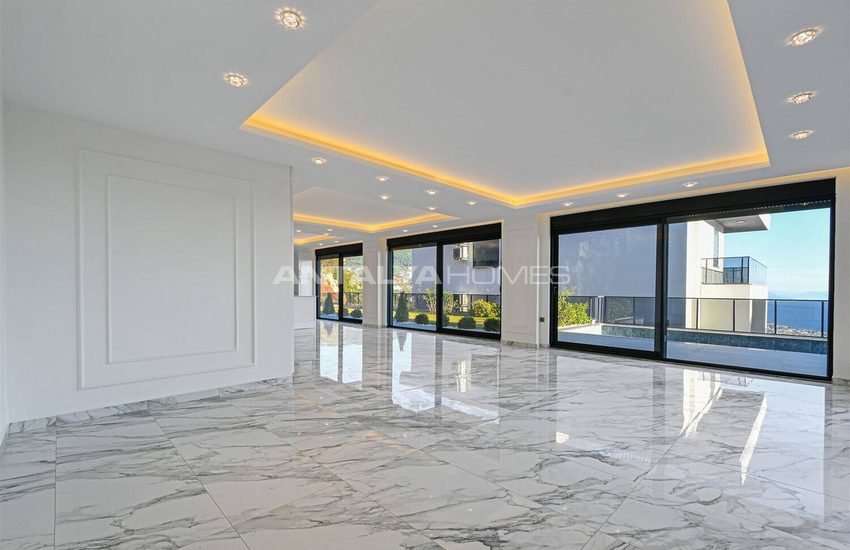 Sea View Property with Private Pool and Garden in Alanya 8