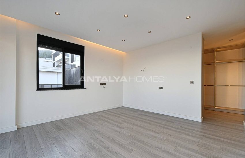 Sea View Property with Private Pool and Garden in Alanya 23