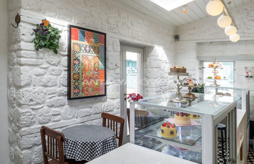 Boutique Hotel with 21 Rooms and Cafe in Old Town in Antalya 24