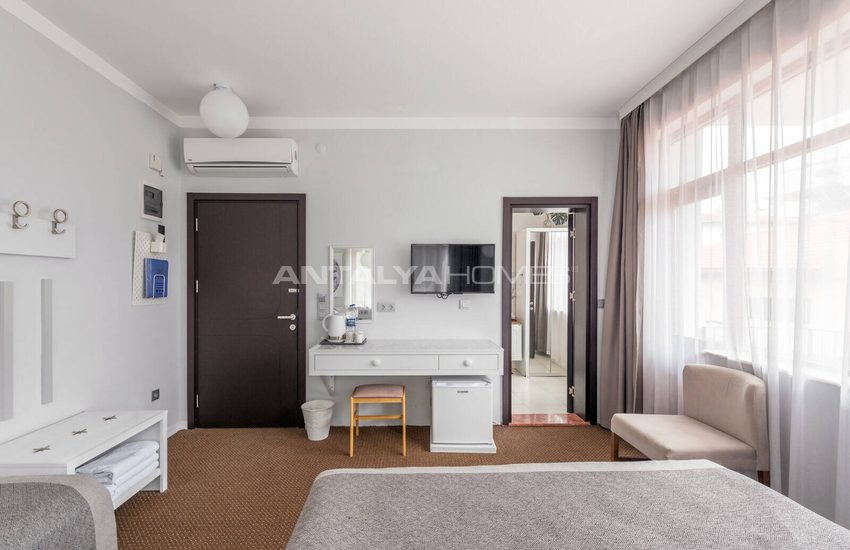 Boutique Hotel with 21 Rooms and Cafe in Old Town in Antalya 27