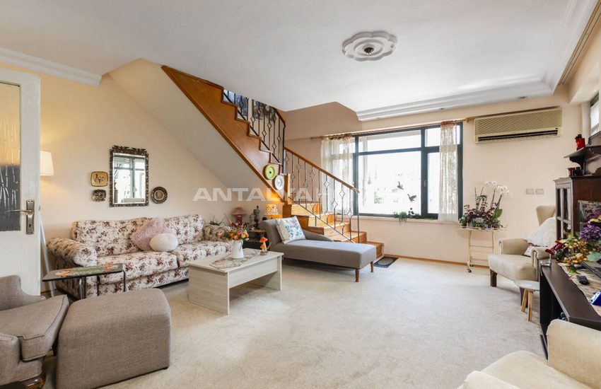 Duplex Apartment Near the Beach in Antalya Muratpasa 19