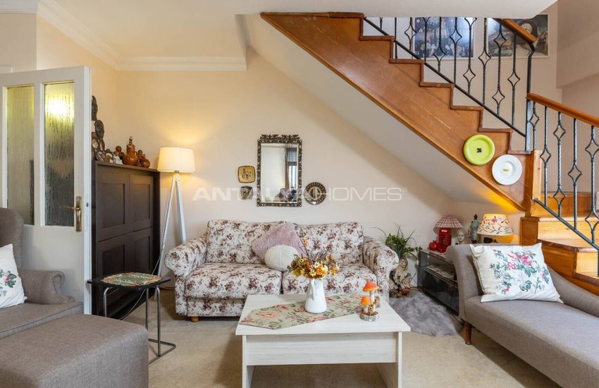 Duplex Apartment Near the Beach in Antalya Muratpasa 21