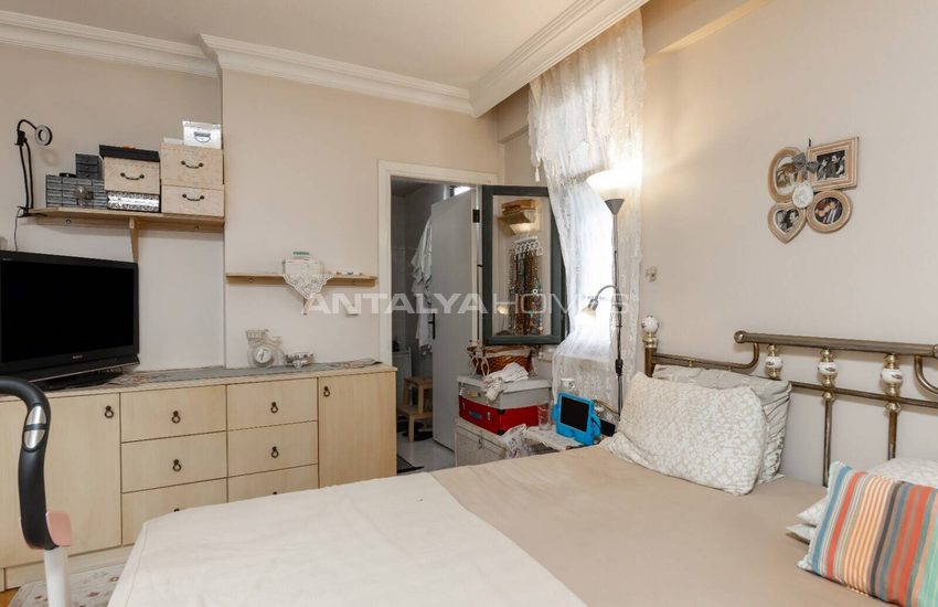 Duplex Apartment Near the Beach in Antalya Muratpasa 35