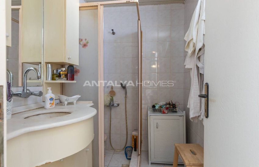 Duplex Apartment Near the Beach in Antalya Muratpasa 43