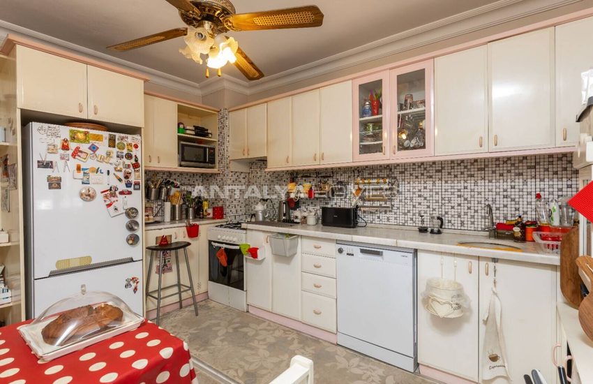 Duplex Apartment Near the Beach in Antalya Muratpasa 26