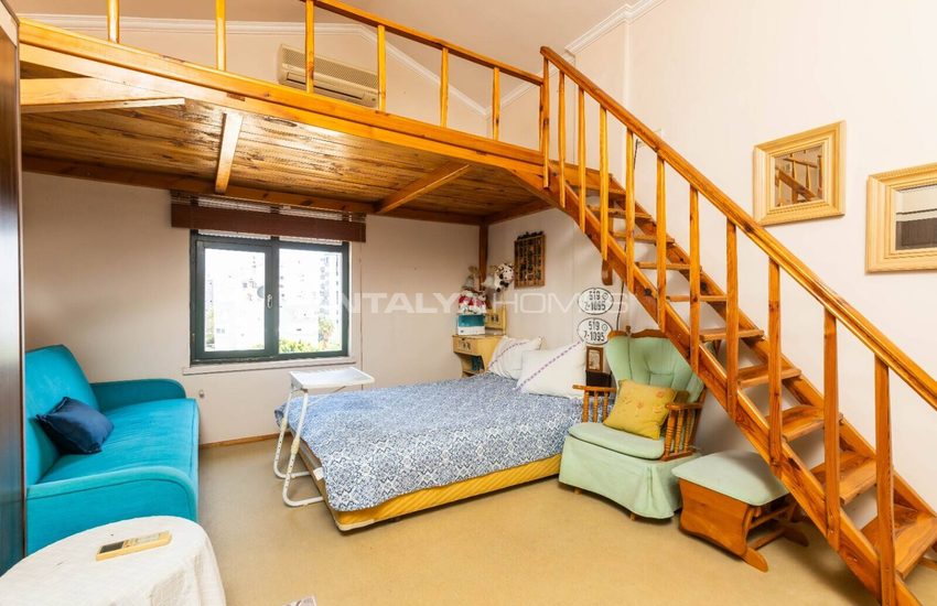 Duplex Apartment Near the Beach in Antalya Muratpasa 31