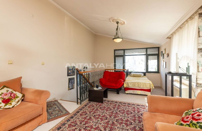 Duplex Apartment Near the Beach in Antalya Muratpasa 25