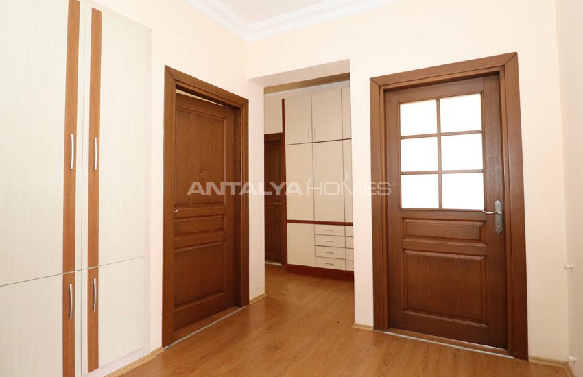 Immeuble Entier Avec Grand Terrain À Antalya Dosemealti 26